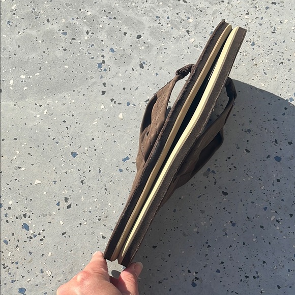 NWOT! hari mari Men’s Fields Brown Leather Flip Flops Sandals - Picture 7 of 11